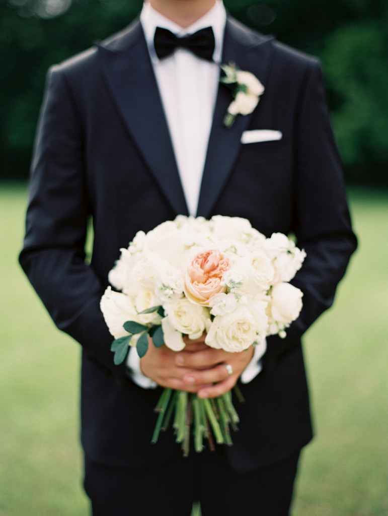 When he found her_Bouquet_noivo_casamento_búzios