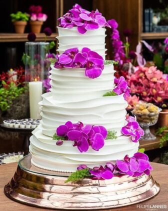 Bolo-Casal-Garcia-RJ-Weddings-Blog-Casamento-em-Buzios-Casamento-na-Serra-e-Casamento-no-Rio-de-Janeiro-foto4