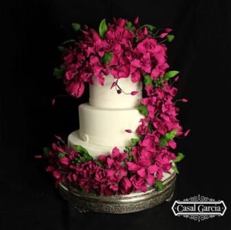 Bolo-Casal-Garcia-RJ-Weddings-Blog-Casamento-em-Buzios-Casamento-na-Serra-e-Casamento-no-Rio-de-Janeiro-foto7