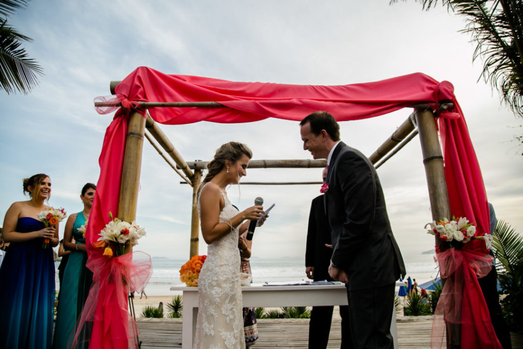 casamento-em-buzios-hanna-e-jay_foto-31